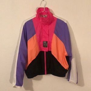 Eighties, vintage throw back style windbreaker.